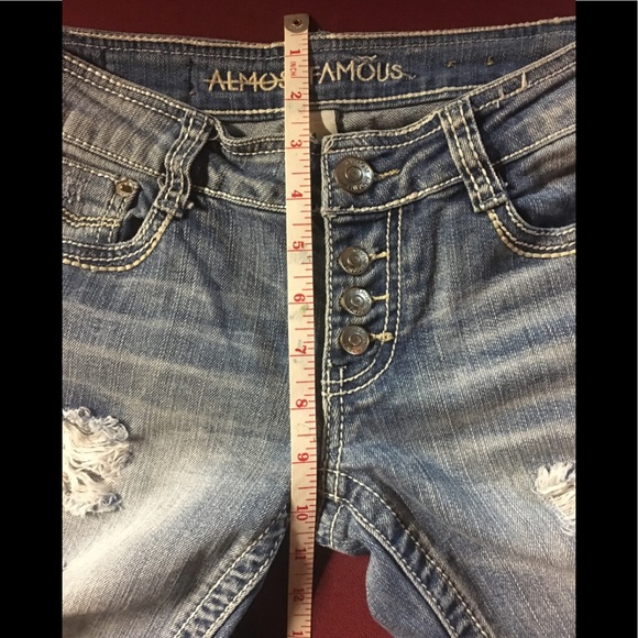 Almost Famous Jean Capris Size 1 - Picture 4 of 4